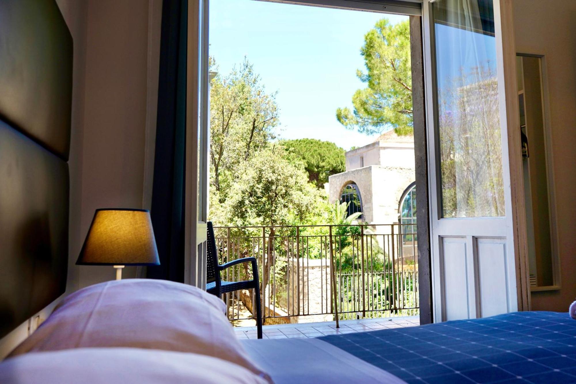 Banus Rooms Cagliari Exterior photo