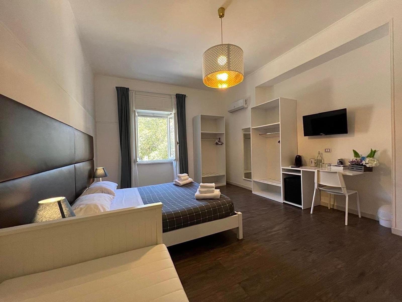 Banus Rooms Cagliari Exterior photo
