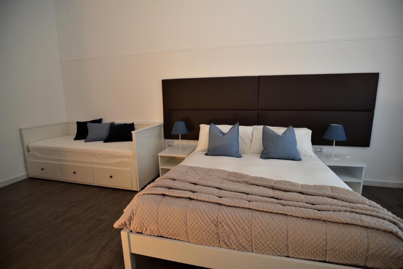 Banus Rooms Cagliari Exterior photo